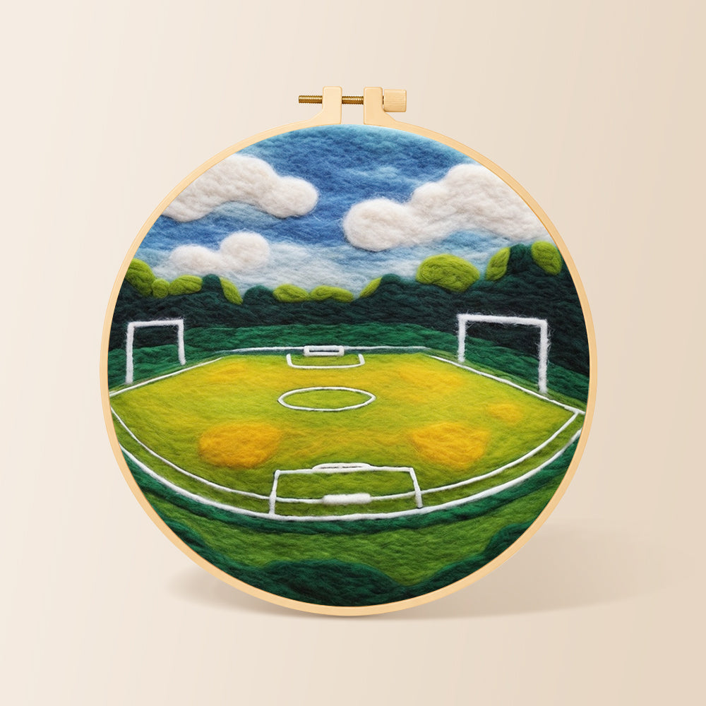 Spacious football pitch needle felting kit for beginners with a round wooden frame