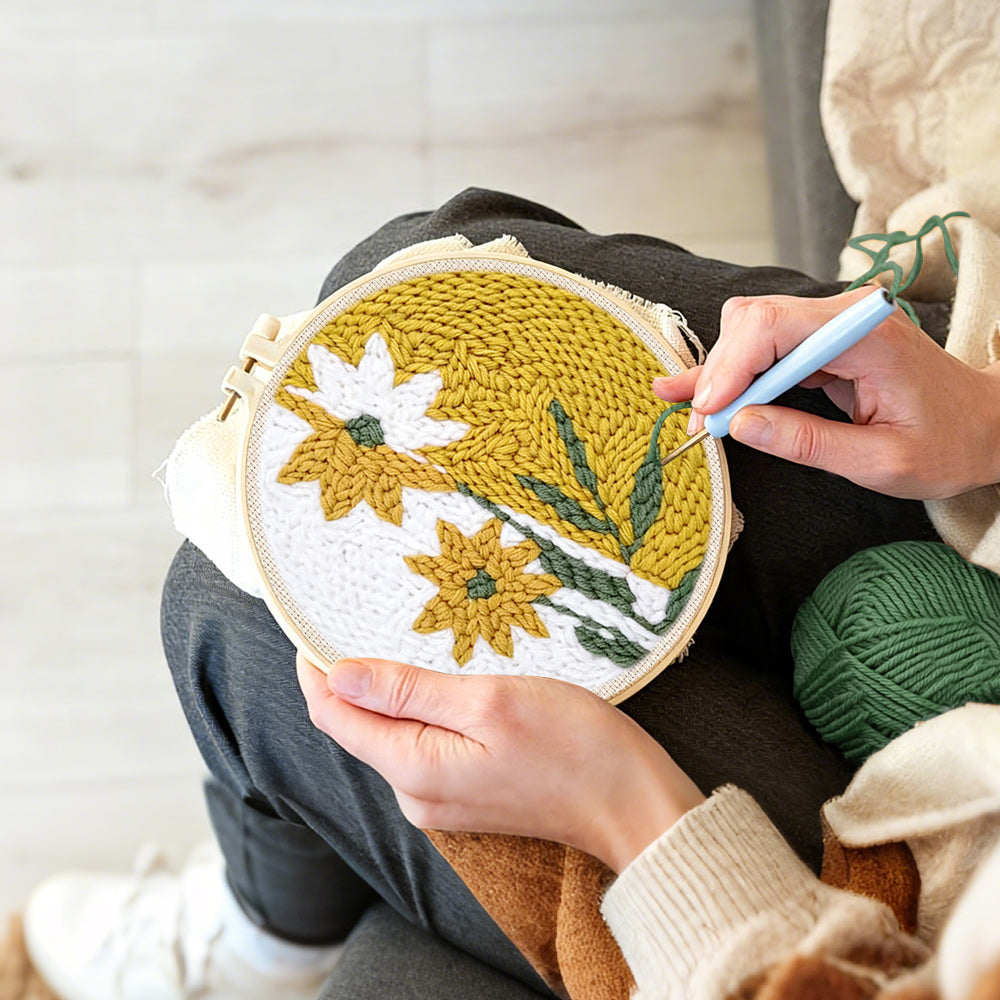 Creating handmade split-tone dandelion flower punch needle artwork